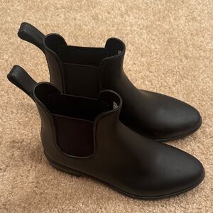 Black Ankle Rain Boots - size 8